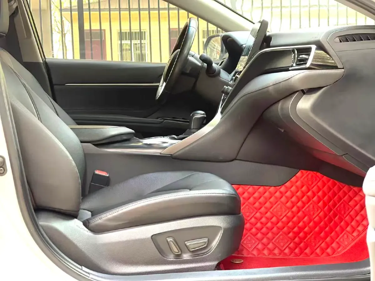 2021 Toyota Camry 2.5L 209HP L4 8AT,autocango,china used car exporter,china ev exporter,chinese used car exporter,chinese used ev exporter