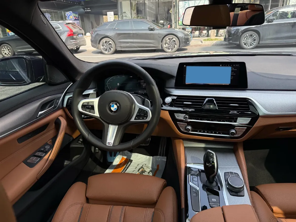 2020 BMW 5 Series 2.0T 252HP L4 8AT,autocango,china used car exporter,china ev exporter,chinese used car exporter,chinese used ev exporter