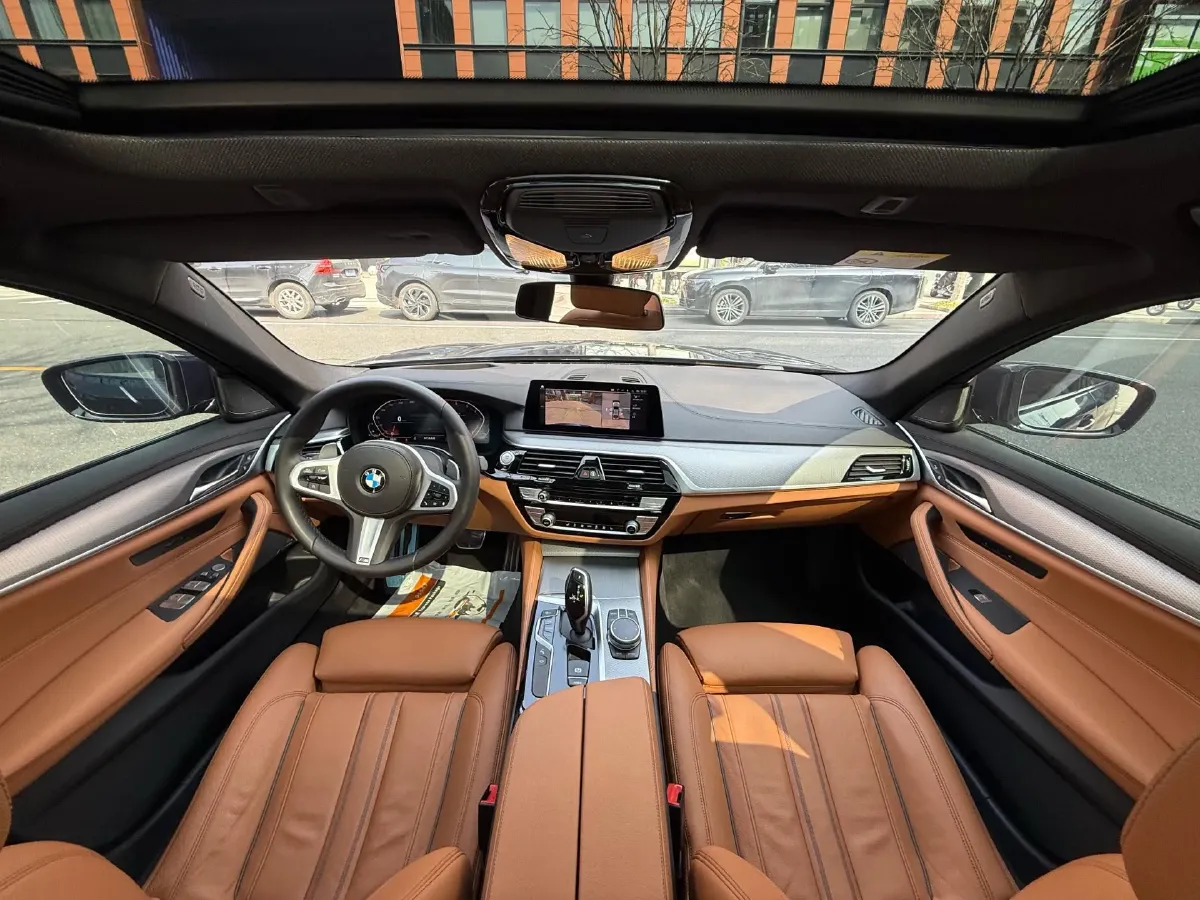 2020 BMW 5 Series 2.0T 252HP L4 8AT,autocango,china used car exporter,china ev exporter,chinese used car exporter,chinese used ev exporter