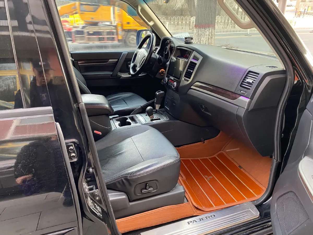 2017 Honda Jade 1.8L 141HP L4 5AT,autocango,china used car exporter,china ev exporter,chinese used car exporter,chinese used ev exporter