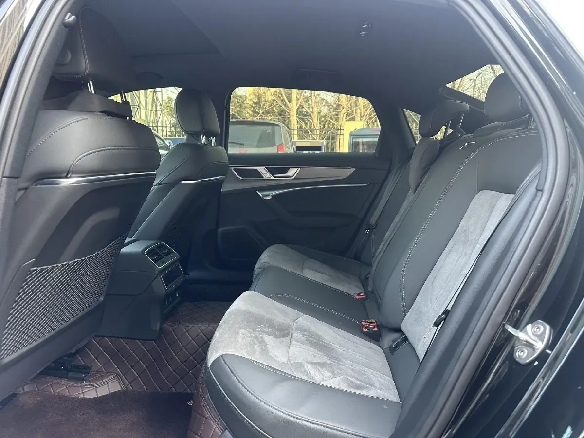 2023 Audi A6L 2.0T 190HP L4 7DCT,autocango,china used car exporter,china ev exporter,chinese used car exporter,chinese used ev exporter