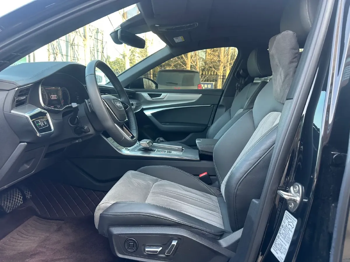 2023 Audi A6L 2.0T 190HP L4 7DCT,autocango,china used car exporter,china ev exporter,chinese used car exporter,chinese used ev exporter