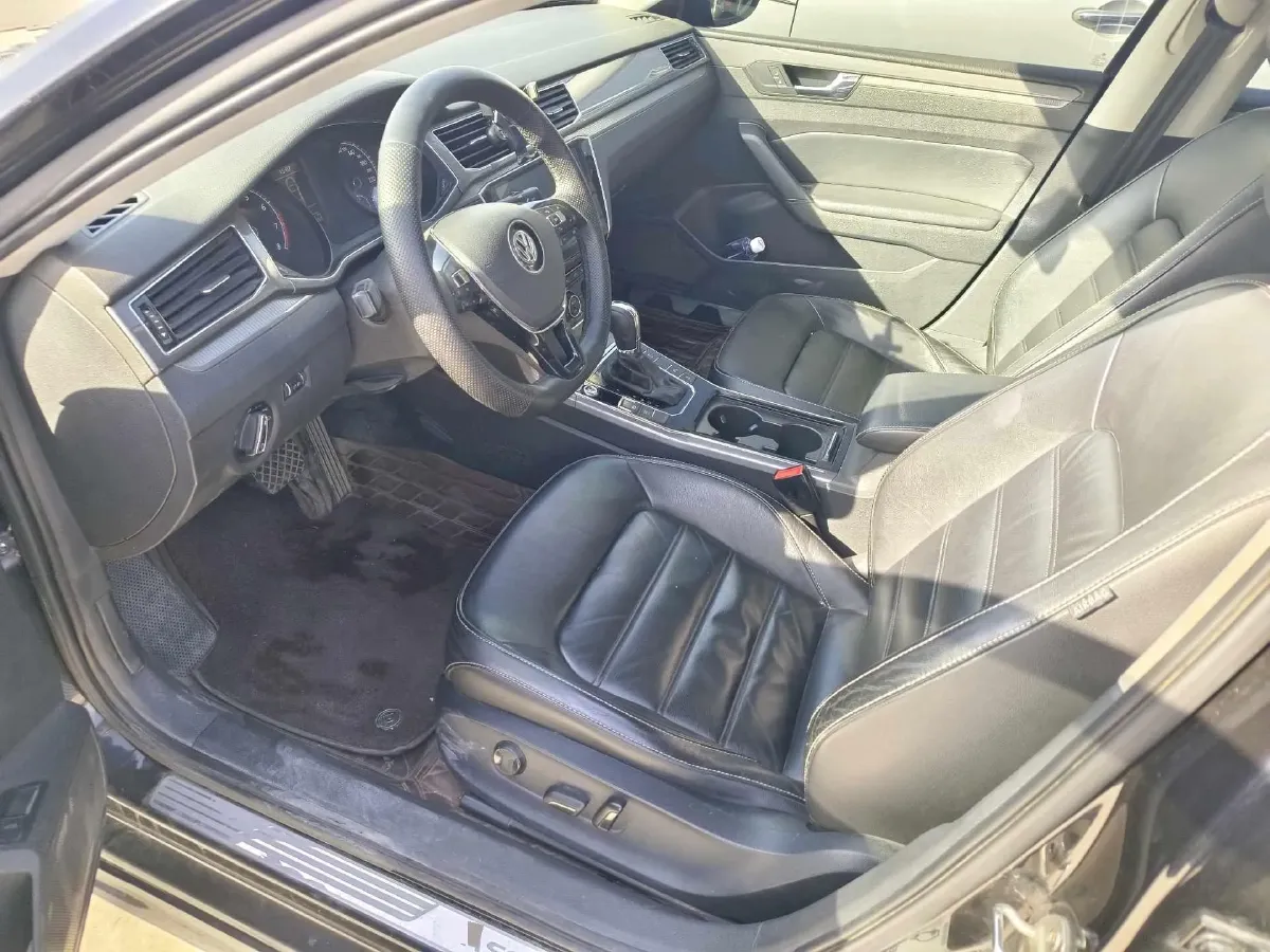 2017 Volkswagen Passat 1.8T 180HP L4 7DCT,autocango,china used car exporter,china ev exporter,chinese used car exporter,chinese used ev exporter