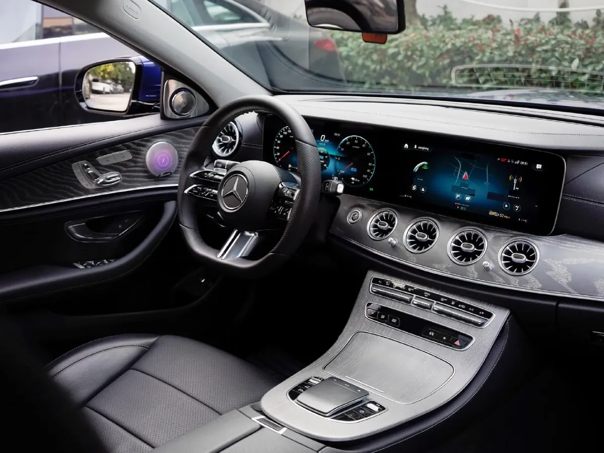 2021 Mercedes-Benz E Class 2.0T 211HP L4 9AT PHEV 25.4KWH,autocango,china used car exporter,china ev exporter,chinese used car exporter,chinese used ev exporter