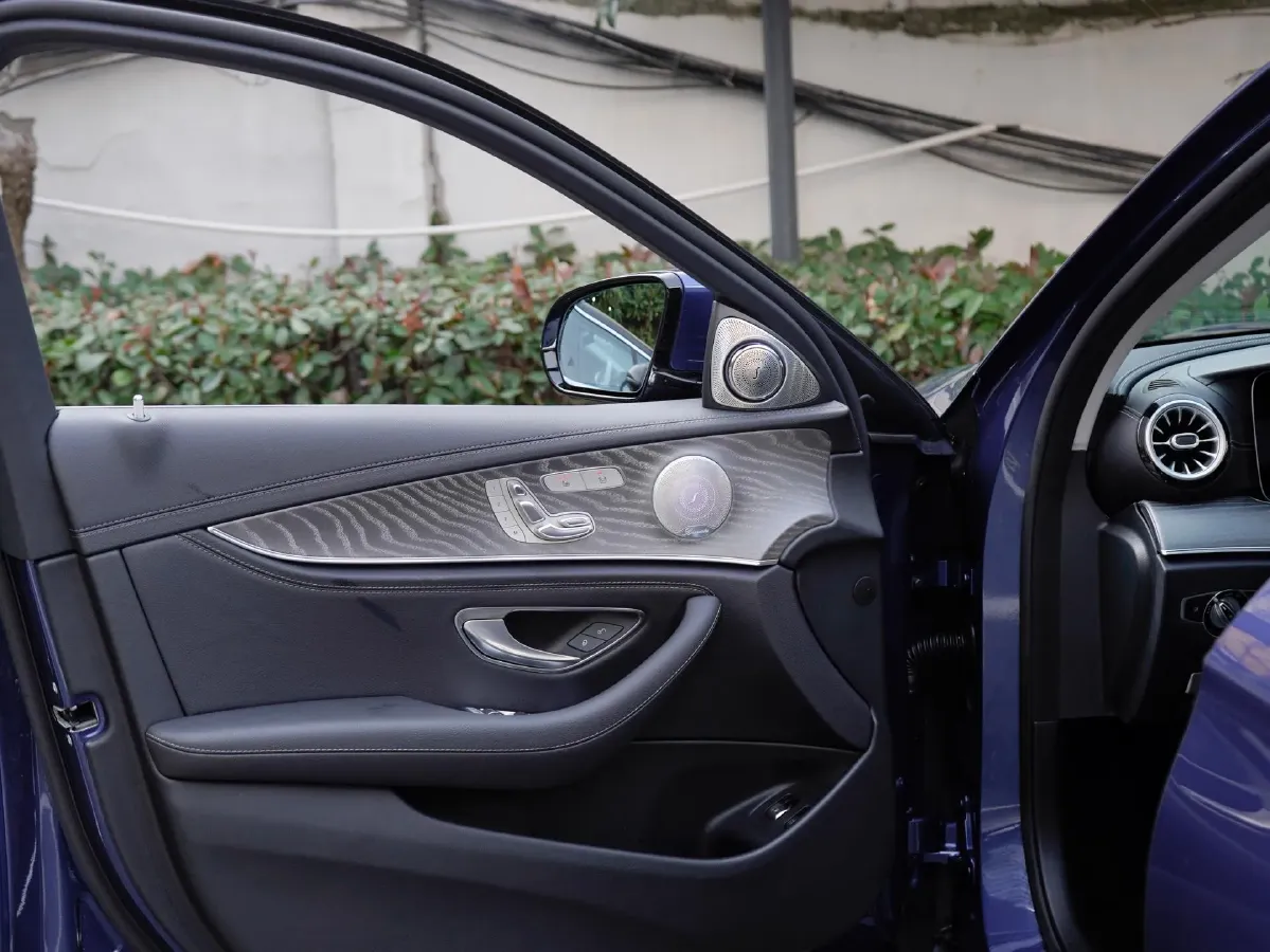 2021 Mercedes-Benz E Class 2.0T 211HP L4 9AT PHEV 25.4KWH,autocango,china used car exporter,china ev exporter,chinese used car exporter,chinese used ev exporter