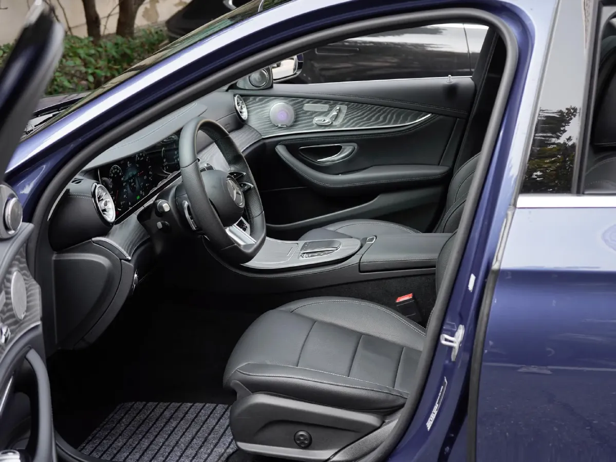 2021 Mercedes-Benz E Class 2.0T 211HP L4 9AT PHEV 25.4KWH,autocango,china used car exporter,china ev exporter,chinese used car exporter,chinese used ev exporter