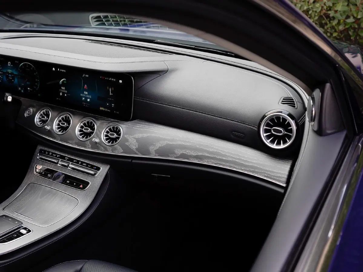 2021 Mercedes-Benz E Class 2.0T 211HP L4 9AT PHEV 25.4KWH,autocango,china used car exporter,china ev exporter,chinese used car exporter,chinese used ev exporter