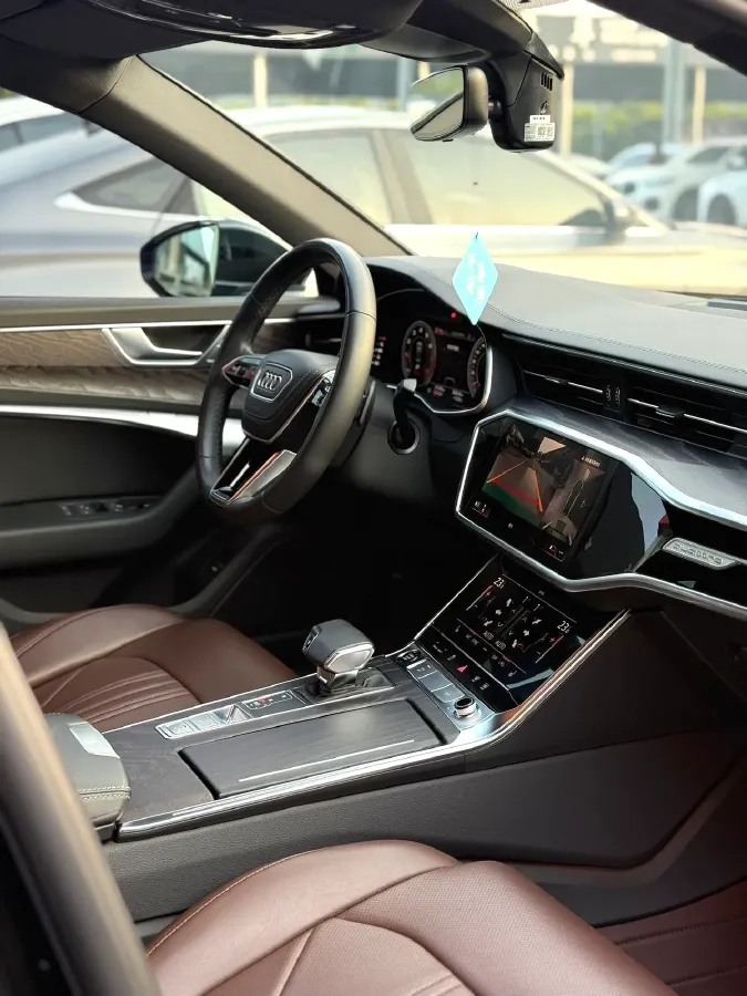 2023 Audi A6L 2.0T 245HP L4 7DCT,autocango,china used car exporter,china ev exporter,chinese used car exporter,chinese used ev exporter