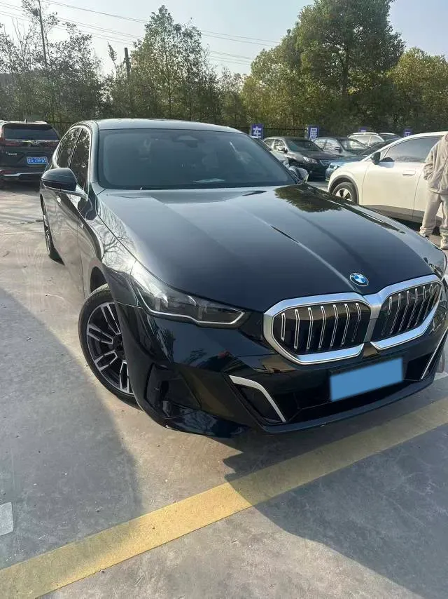 2024 BMW 5 Series 2.0T 258HP L4 8AT,autocango,china used car exporter,china ev exporter,chinese used car exporter,chinese used ev exporter