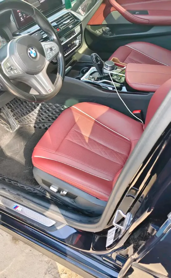 2022 BMW 5 Series 2.0T 184HP L4 8AT,autocango,china used car exporter,china ev exporter,chinese used car exporter,chinese used ev exporter