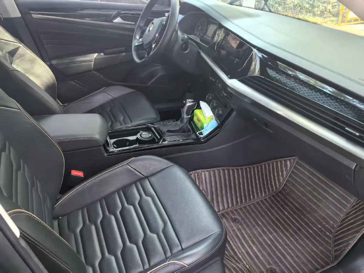 2021 Volkswagen Passat 2.0T 186HP L4 7DCT,autocango,china used car exporter,china ev exporter,chinese used car exporter,chinese used ev exporter