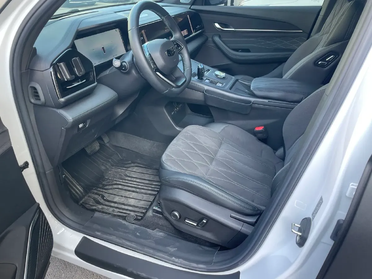 2025 Geely Monjaro 2.0T 238HP L4 8AT,autocango,china used car exporter,china ev exporter,chinese used car exporter,chinese used ev exporter