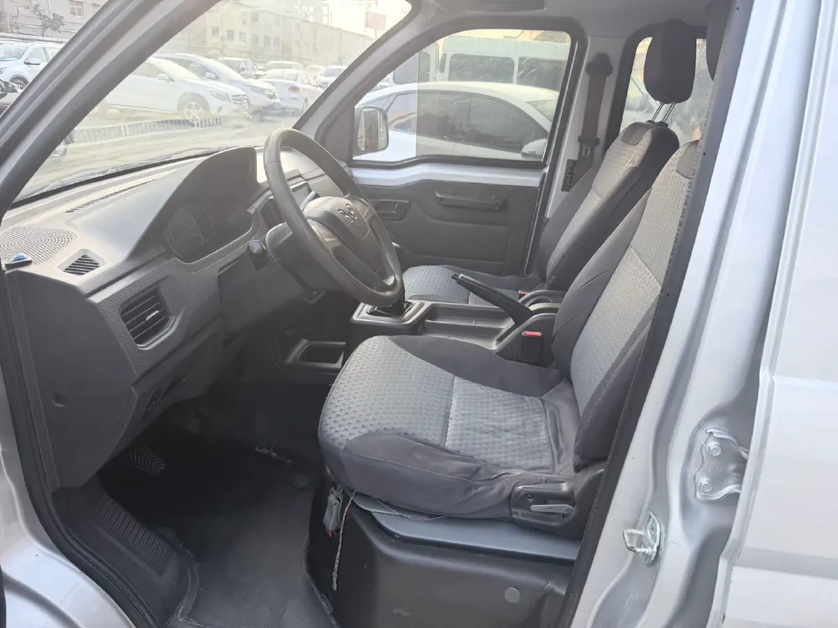 2018 WuLing RongGuang New Truck 1.5L 107HP L4 5MT,autocango,china used car exporter,china ev exporter,chinese used car exporter,chinese used ev exporter