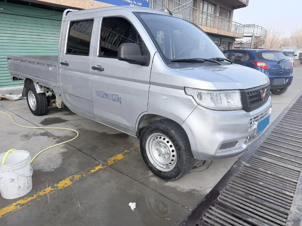 2018 WuLing RongGuang New Truck 1.5L 107HP L4 5MT,autocango,china used car exporter,china ev exporter,chinese used car exporter,chinese used ev exporter