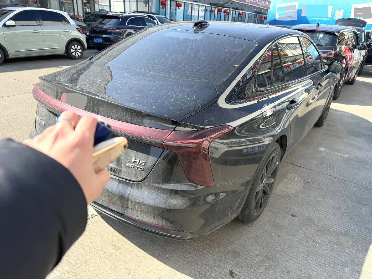 2025 HongQi H5 1.5T 169HP L4 7DCT,autocango,china used car exporter,china ev exporter,chinese used car exporter,chinese used ev exporter