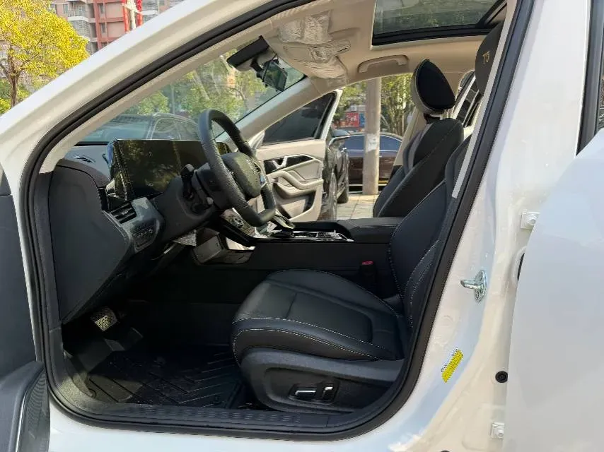 2023 Bestune B70 1.5T 169HP L4 7DCT,autocango,china used car exporter,china ev exporter,chinese used car exporter,chinese used ev exporter