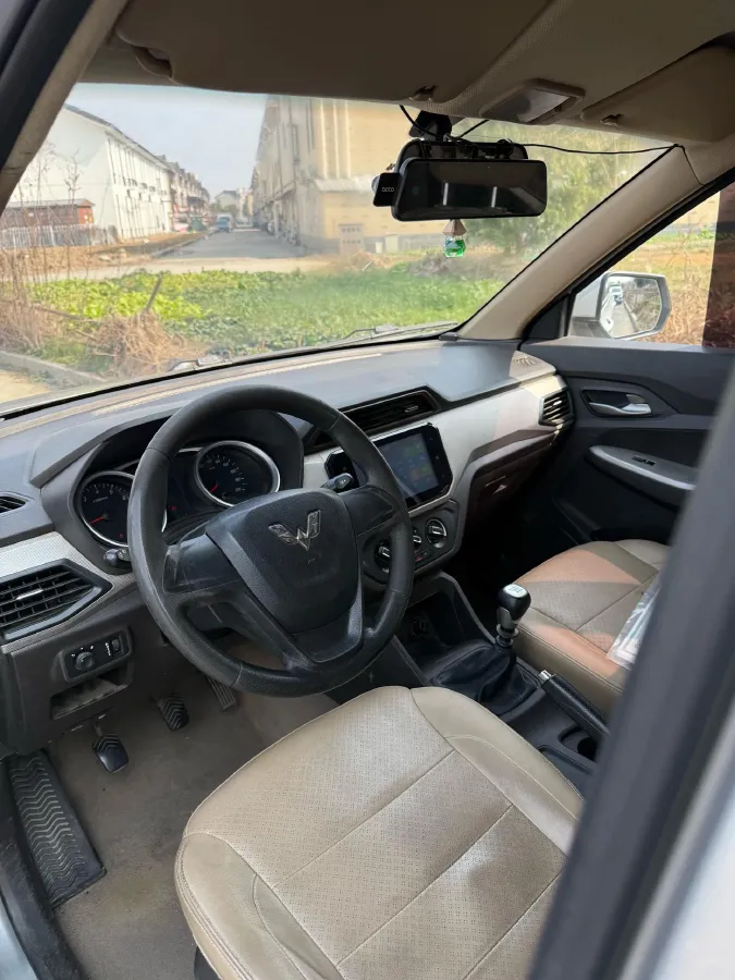 2019 WuLing HongGuang 1.5L 99HP L4 6MT,autocango,china used car exporter,china ev exporter,chinese used car exporter,chinese used ev exporter