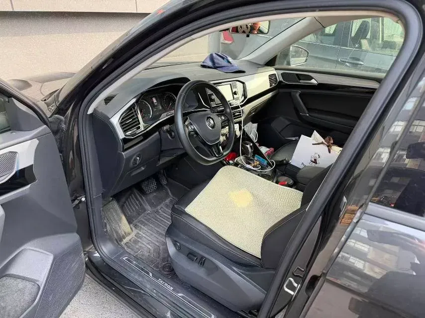 2019 Jeep Cherokee 2.0T 234HP L4 9AT,autocango,china used car exporter,china ev exporter,chinese used car exporter,chinese used ev exporter