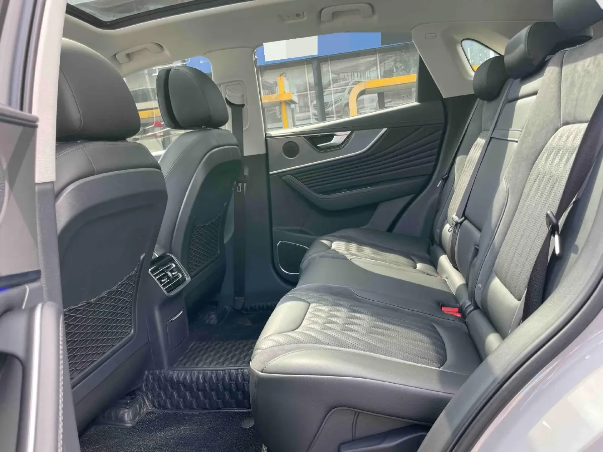 2023 HongQi HS5 2.0T 252HP L4 8AT,autocango,china used car exporter,china ev exporter,chinese used car exporter,chinese used ev exporter