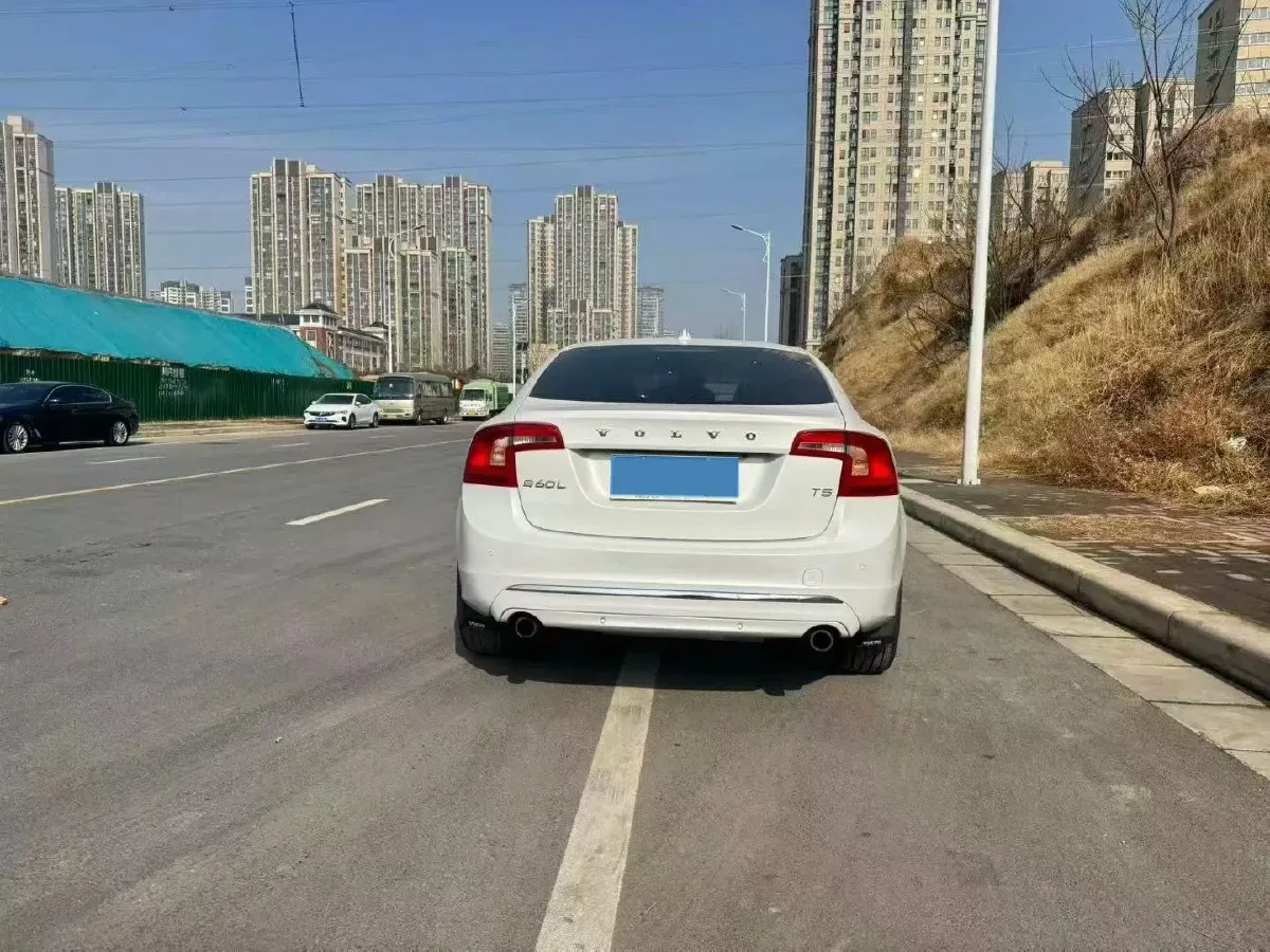 2019 Volvo S60 2.0T 245HP L4 8AT,autocango,china used car exporter,china ev exporter,chinese used car exporter,chinese used ev exporter
