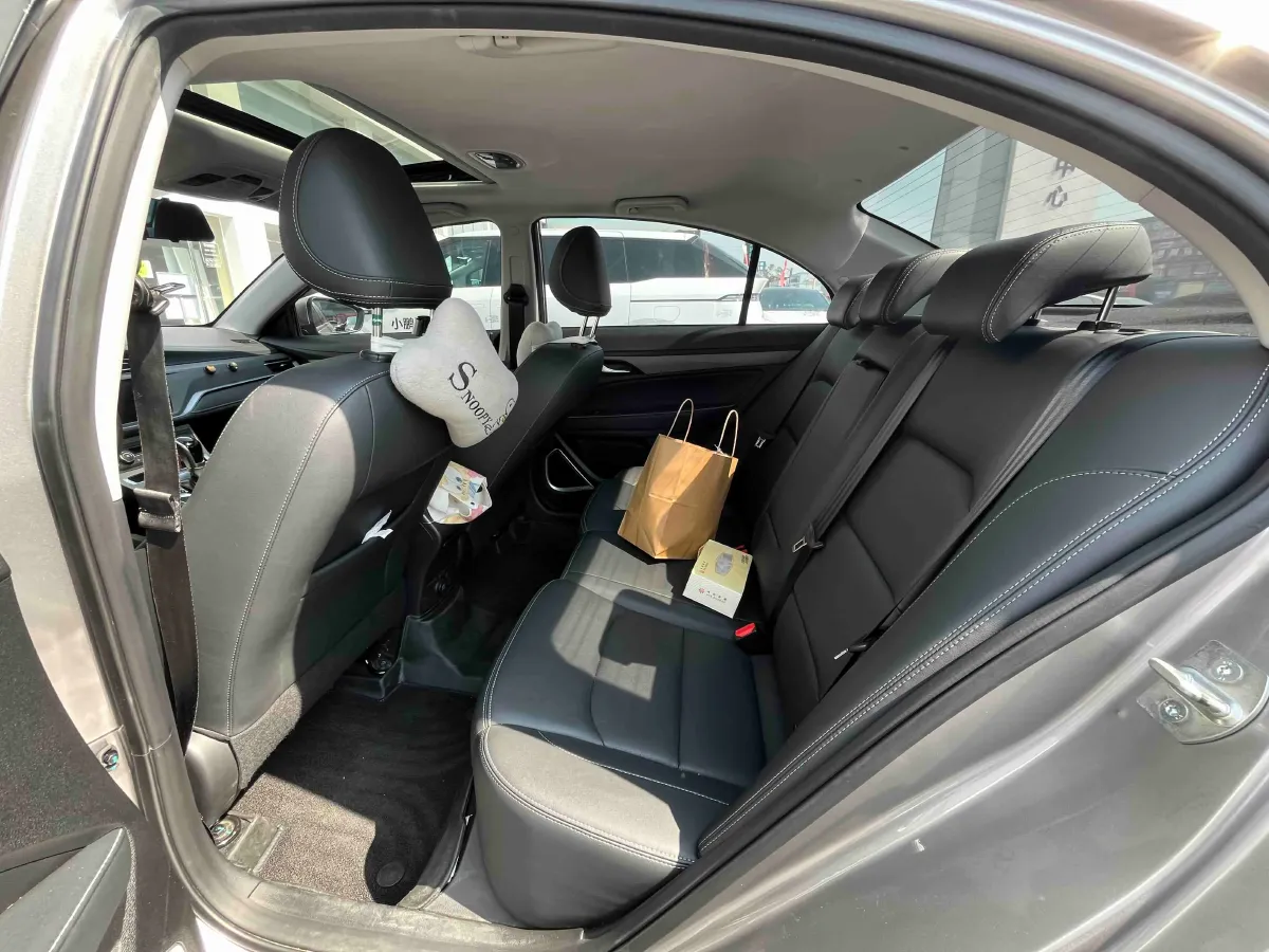 2021 BaoJun 530 1.5T 147HP L4 CVT,autocango,china used car exporter,china ev exporter,chinese used car exporter,chinese used ev exporter