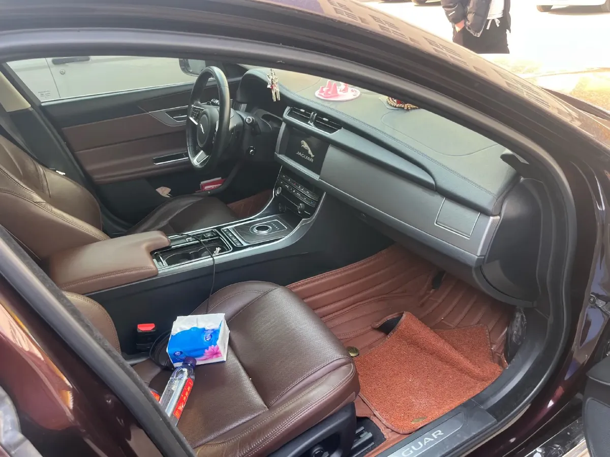 2020 Jaguar XFL 2.0T 250HP L4 8AT,autocango,china used car exporter,china ev exporter,chinese used car exporter,chinese used ev exporter