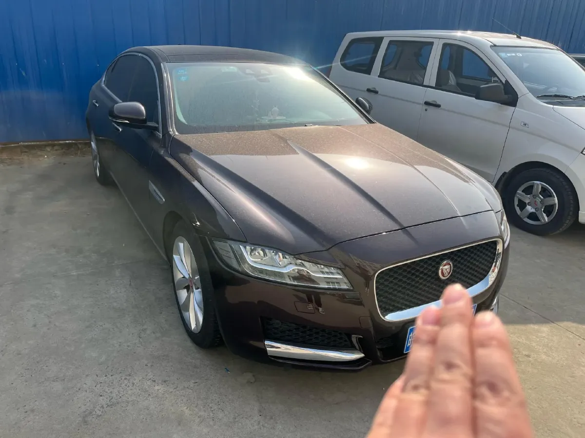 2020 Jaguar XFL 2.0T 250HP L4 8AT,autocango,china used car exporter,china ev exporter,chinese used car exporter,chinese used ev exporter