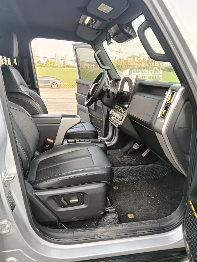 2025 Yufeng Auto Golden Warehouse BEV,autocango,china used car exporter,china ev exporter,chinese used car exporter,chinese used ev exporter