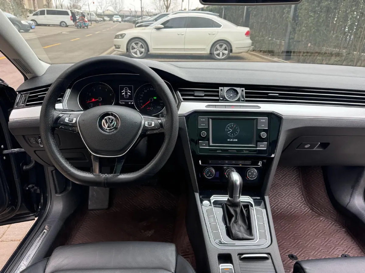 2018 Volkswagen Magotan 1.8T 180HP L4 7DCT,autocango,china used car exporter,china ev exporter,chinese used car exporter,chinese used ev exporter