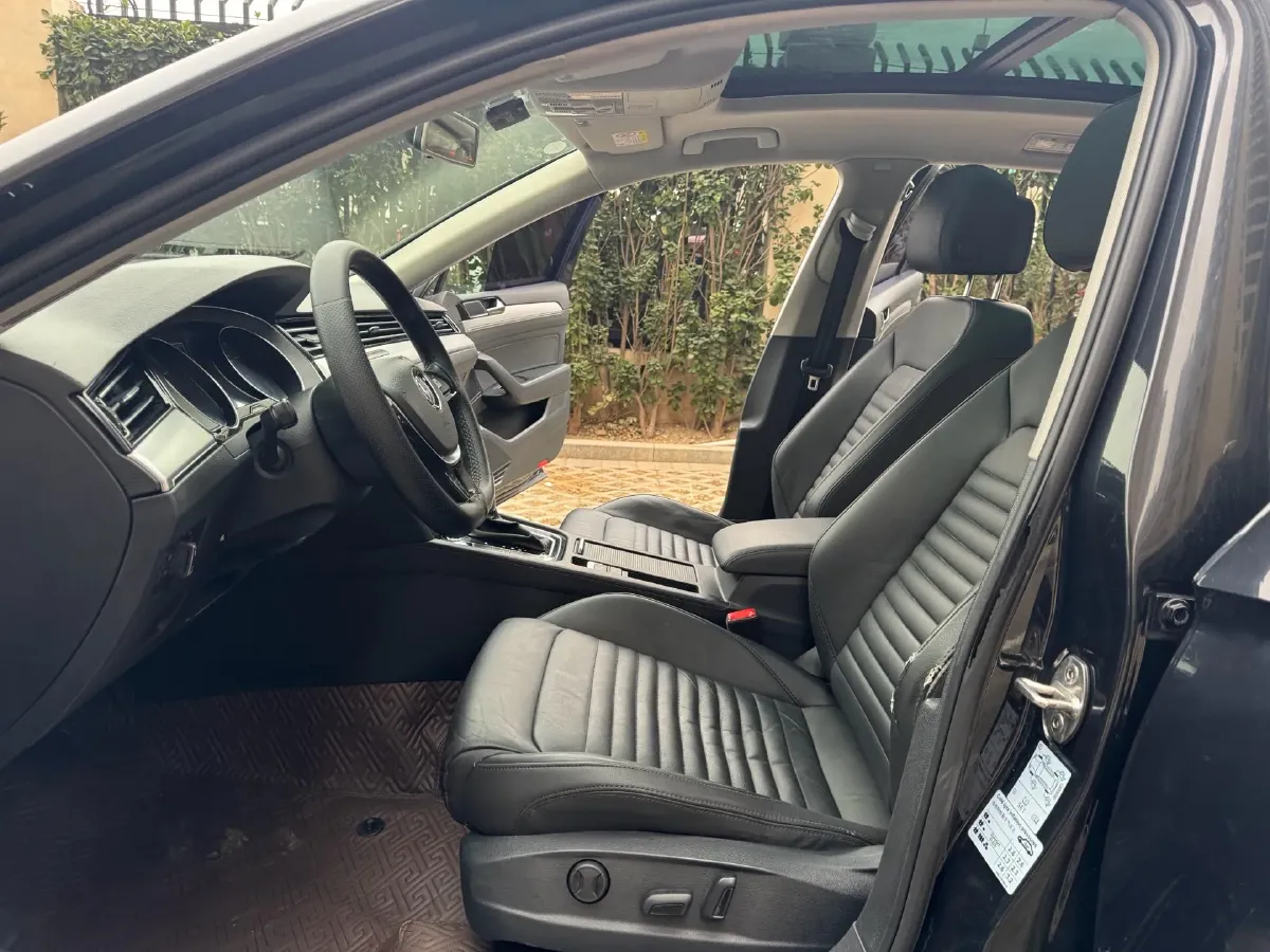 2018 Volkswagen Magotan 1.8T 180HP L4 7DCT,autocango,china used car exporter,china ev exporter,chinese used car exporter,chinese used ev exporter