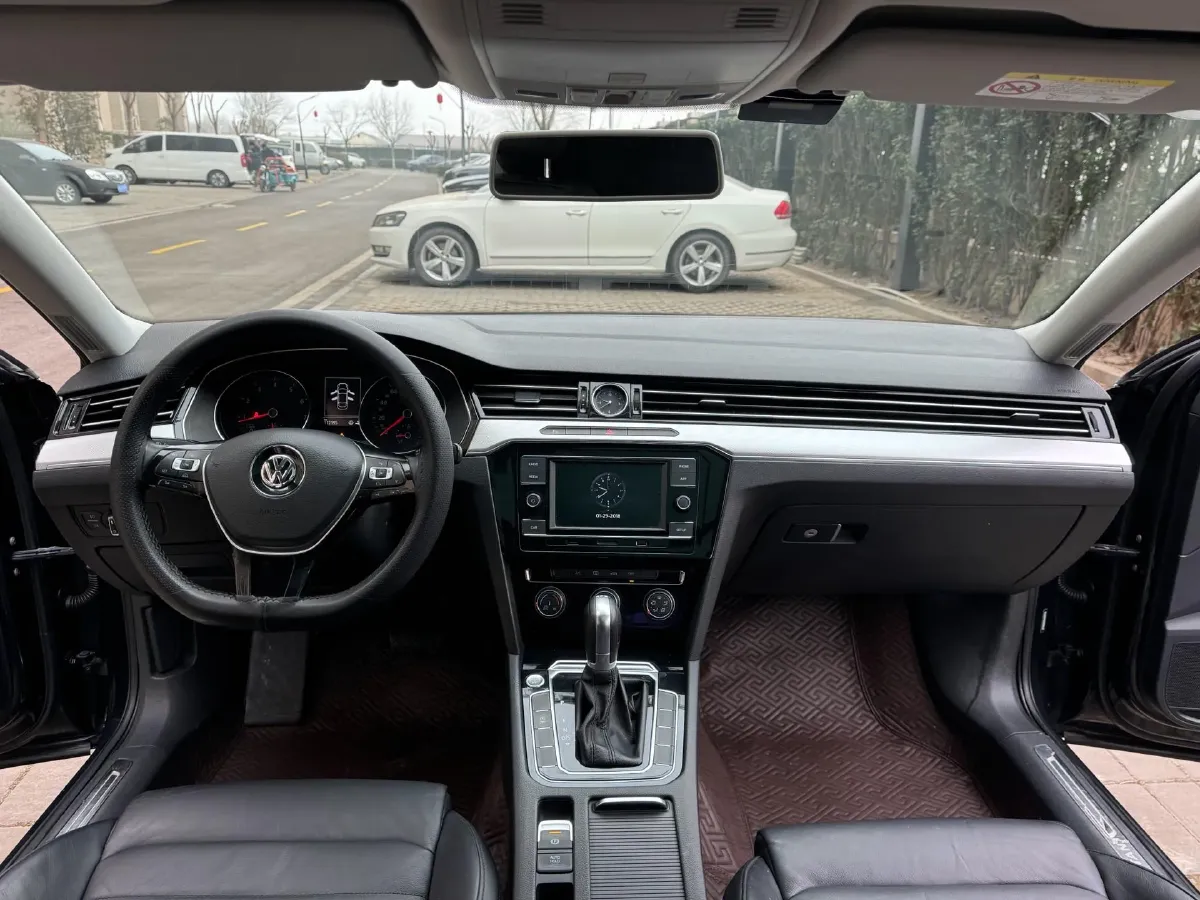 2018 Volkswagen Magotan 1.8T 180HP L4 7DCT,autocango,china used car exporter,china ev exporter,chinese used car exporter,chinese used ev exporter