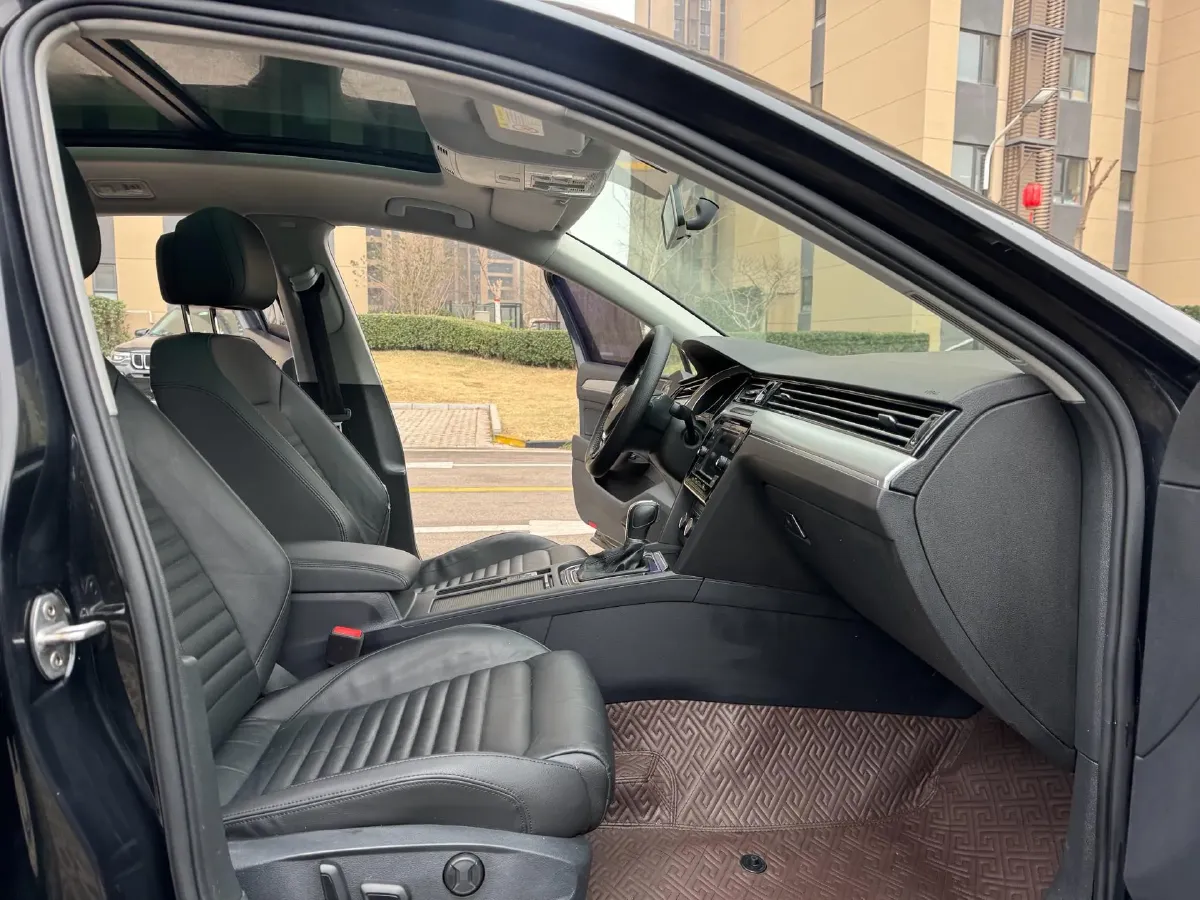 2018 Volkswagen Magotan 1.8T 180HP L4 7DCT,autocango,china used car exporter,china ev exporter,chinese used car exporter,chinese used ev exporter