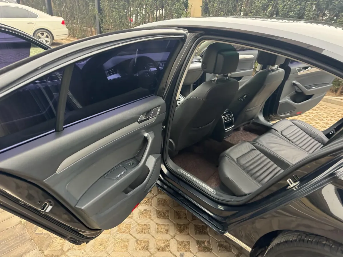 2018 Volkswagen Magotan 1.8T 180HP L4 7DCT,autocango,china used car exporter,china ev exporter,chinese used car exporter,chinese used ev exporter