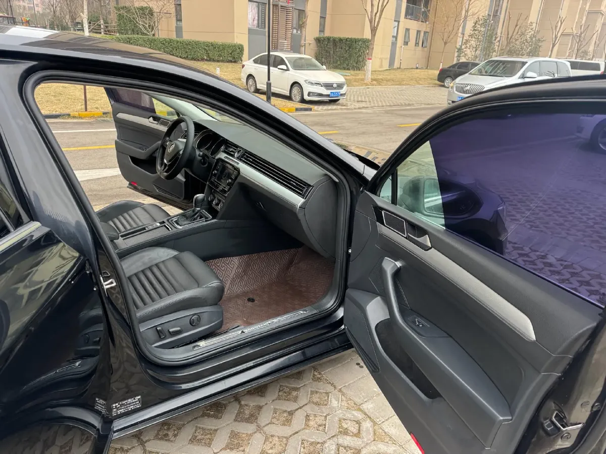 2018 Volkswagen Magotan 1.8T 180HP L4 7DCT,autocango,china used car exporter,china ev exporter,chinese used car exporter,chinese used ev exporter