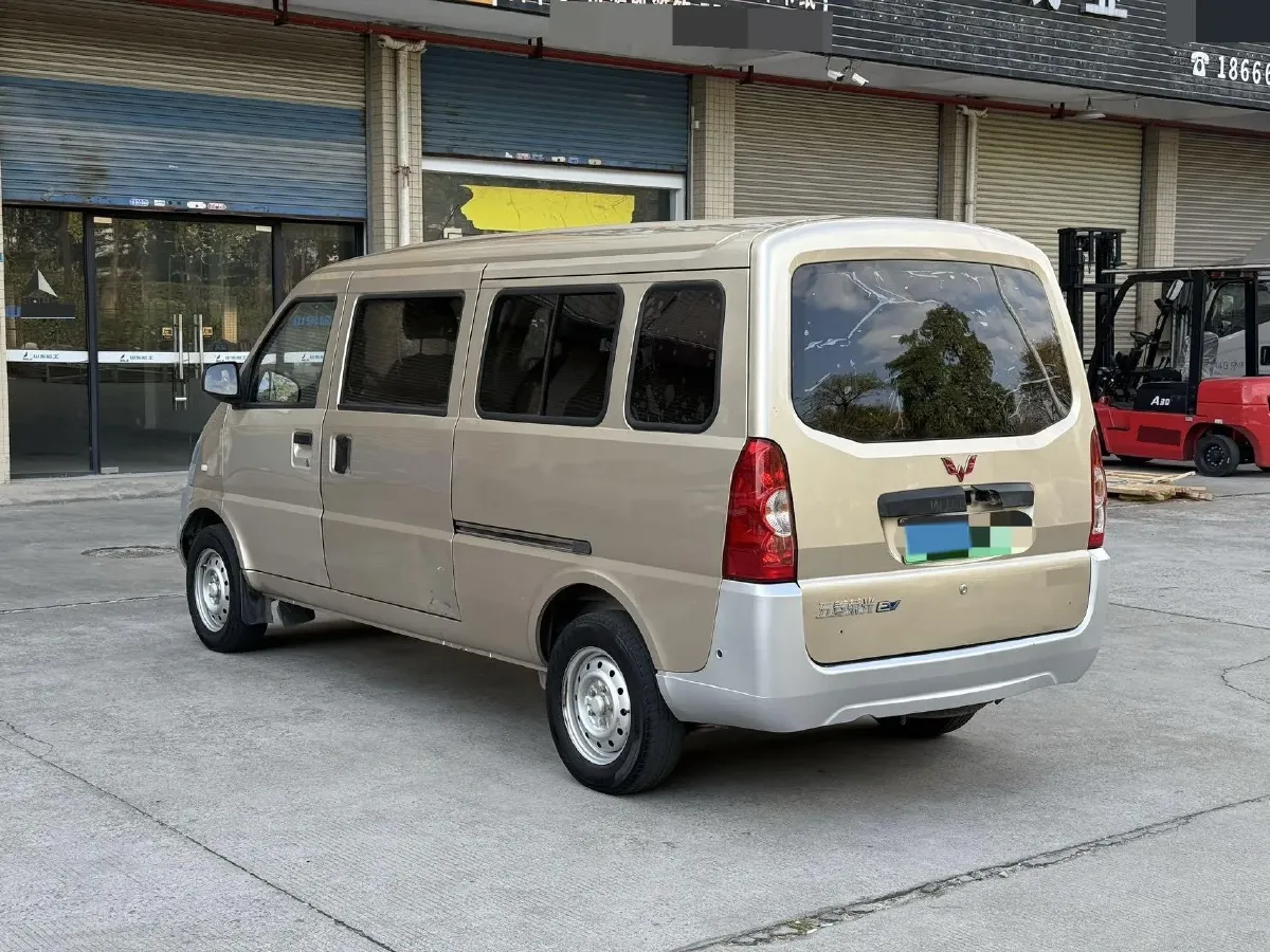 2022 WuLing RongGuang Mini Truck EV BEV 41.5KWH,autocango,china used car exporter,china ev exporter,chinese used car exporter,chinese used ev exporter