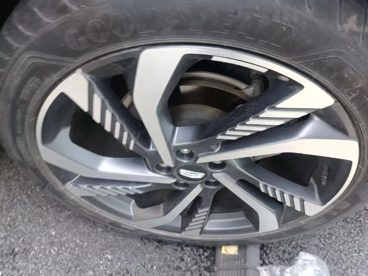 2024 Geely Monjaro 2.0T 238HP L4 8AT,autocango,china used car exporter,china ev exporter,chinese used car exporter,chinese used ev exporter