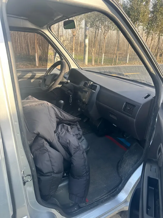 2022 WuLing RongGuang Mini Truck 1.5L 99HP L4 5MT,autocango,china used car exporter,china ev exporter,chinese used car exporter,chinese used ev exporter