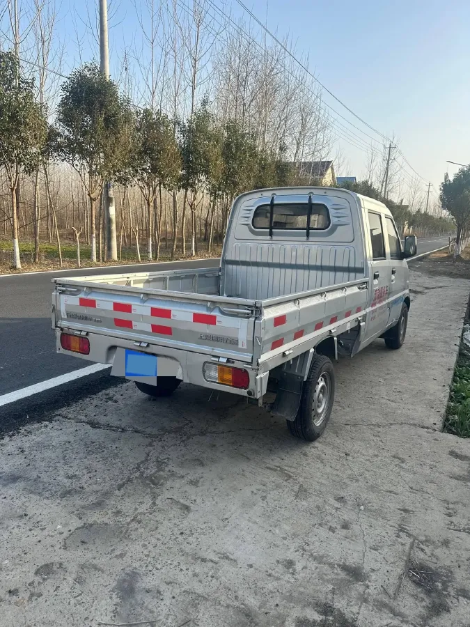 2022 WuLing RongGuang Mini Truck 1.5L 99HP L4 5MT,autocango,china used car exporter,china ev exporter,chinese used car exporter,chinese used ev exporter