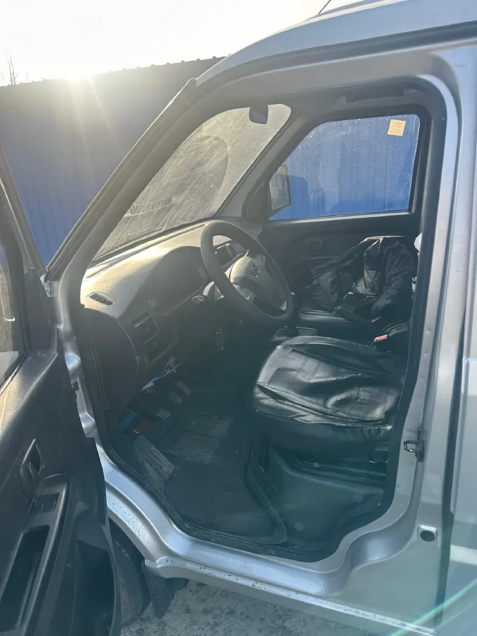 2022 WuLing RongGuang Mini Truck 1.5L 99HP L4 5MT,autocango,china used car exporter,china ev exporter,chinese used car exporter,chinese used ev exporter