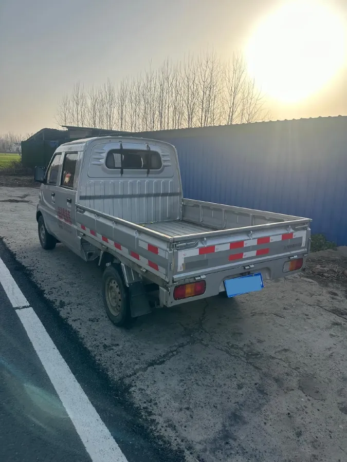 2022 WuLing RongGuang Mini Truck 1.5L 99HP L4 5MT,autocango,china used car exporter,china ev exporter,chinese used car exporter,chinese used ev exporter
