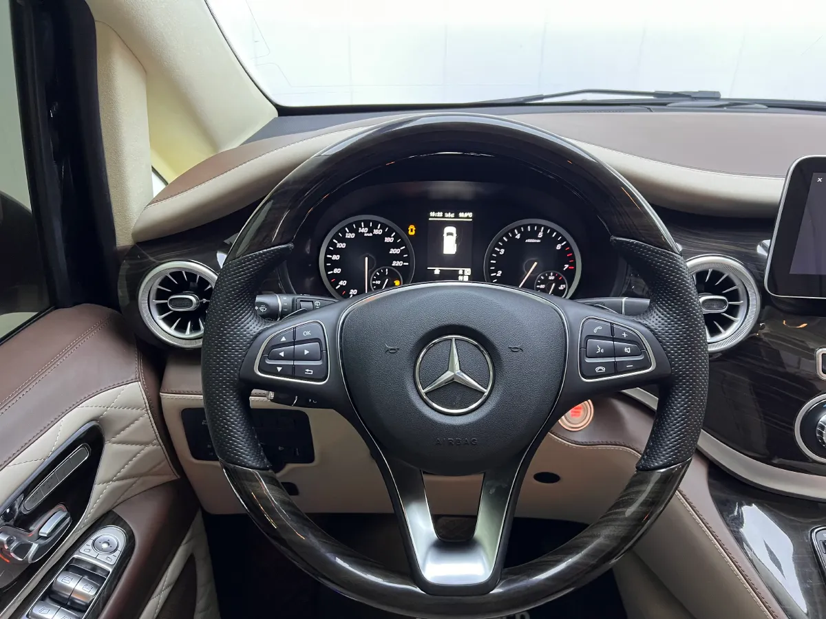 2021 Mercedes-Benz Vito 2.0T 211HP L4 9AT,autocango,china used car exporter,china ev exporter,chinese used car exporter,chinese used ev exporter