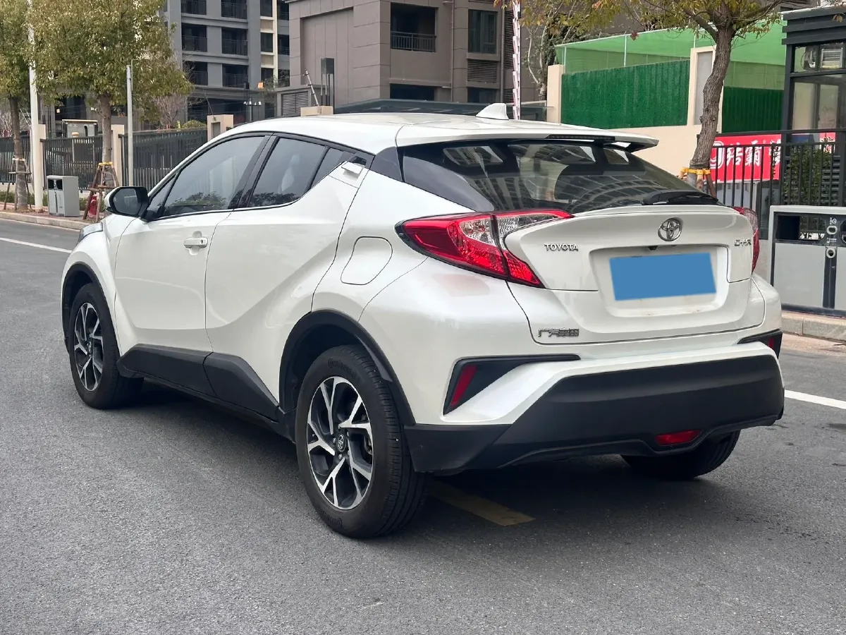 2020 Toyota C-HR 2.0L 171HP L4 CVT,autocango,china used car exporter,china ev exporter,chinese used car exporter,chinese used ev exporter