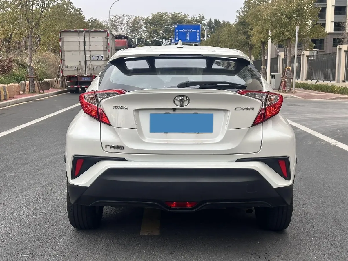 2020 Toyota C-HR 2.0L 171HP L4 CVT,autocango,china used car exporter,china ev exporter,chinese used car exporter,chinese used ev exporter