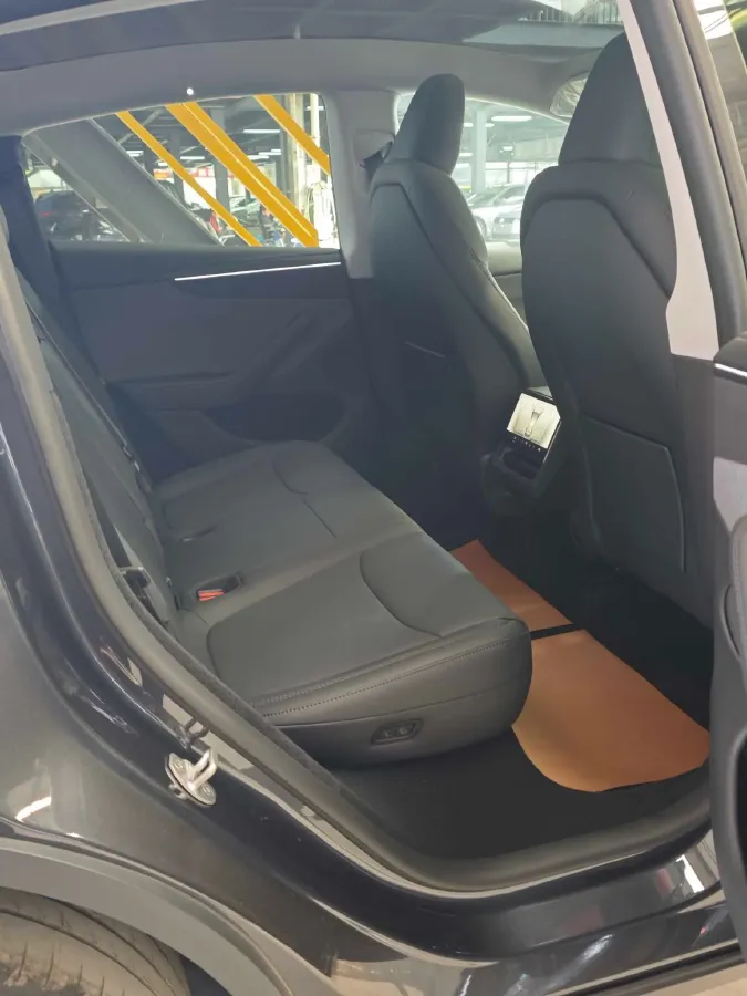 2025 Tesla Model Y BEV 62.5KWH,autocango,china used car exporter,china ev exporter,chinese used car exporter,chinese used ev exporter