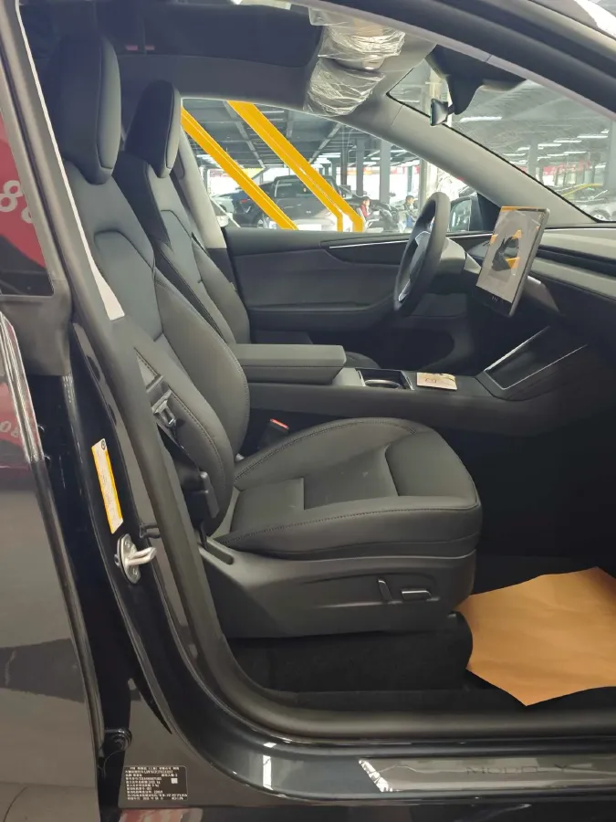 2025 Tesla Model Y BEV 62.5KWH,autocango,china used car exporter,china ev exporter,chinese used car exporter,chinese used ev exporter