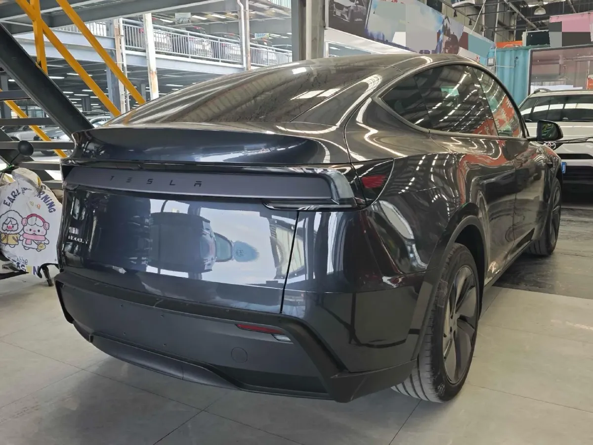 2025 Tesla Model Y BEV 62.5KWH,autocango,china used car exporter,china ev exporter,chinese used car exporter,chinese used ev exporter