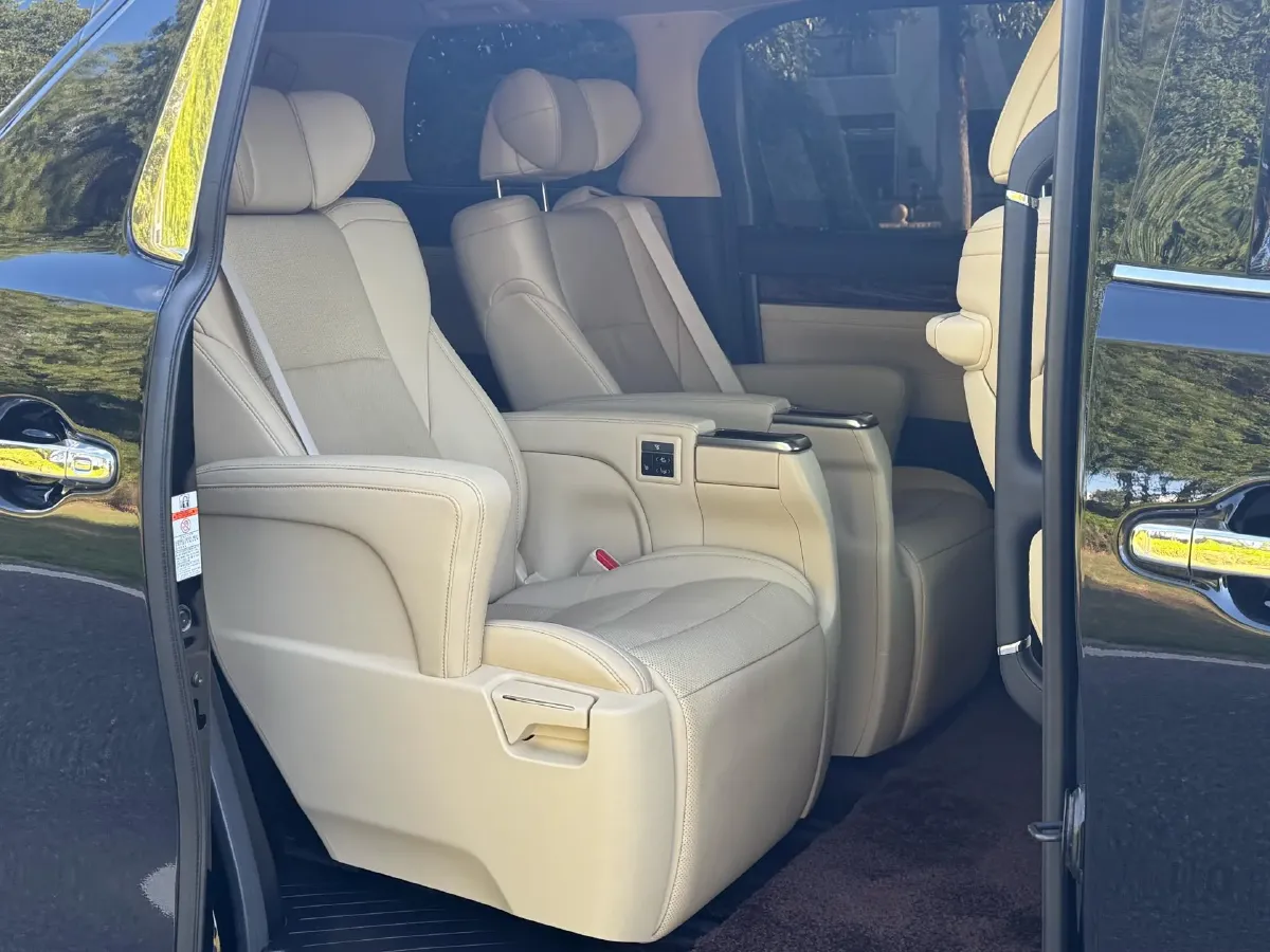 2020 Toyota Alphard 2.5L 117HP L4 E-CVT Hybrid,autocango,china used car exporter,china ev exporter,chinese used car exporter,chinese used ev exporter