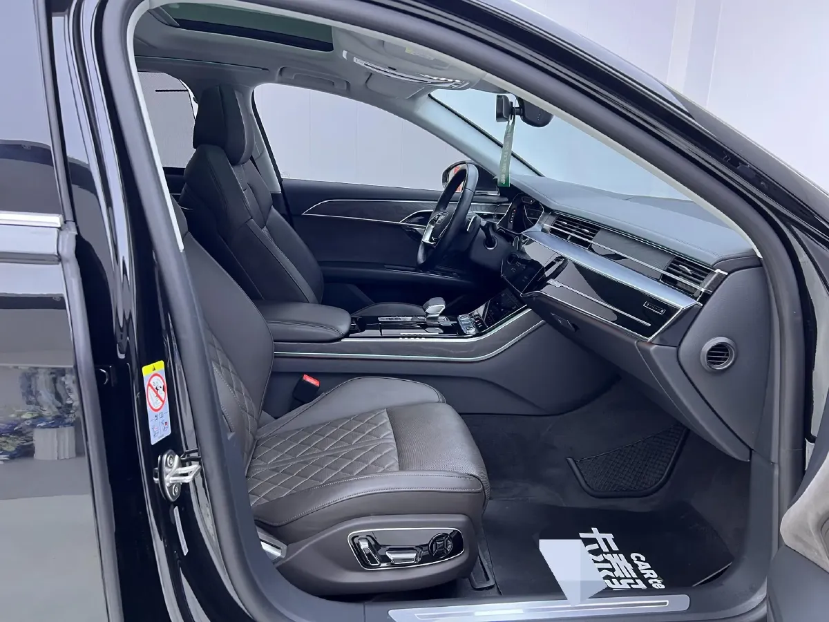 2022 Audi A8 3.0T 286HP V6 8AT,autocango,china used car exporter,china ev exporter,chinese used car exporter,chinese used ev exporter