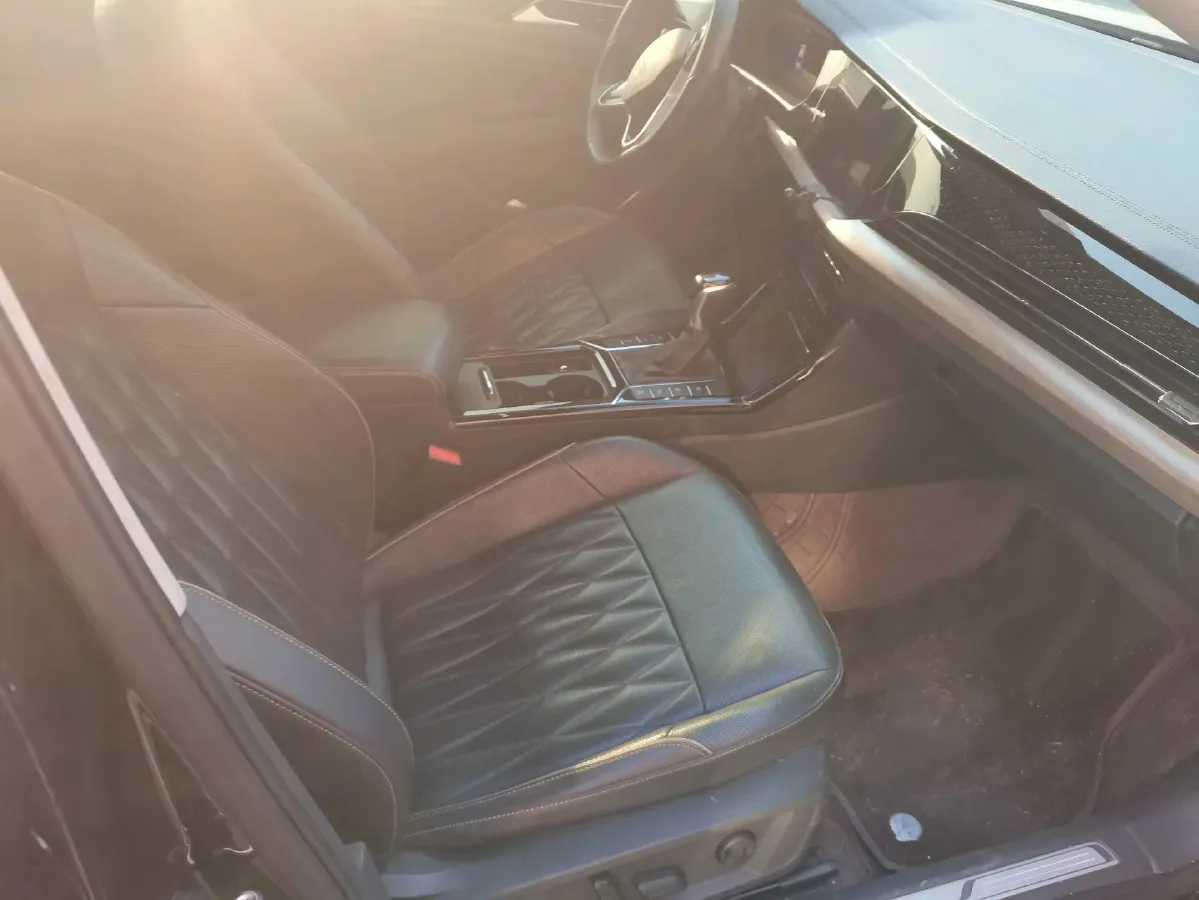 2020 Volkswagen Passat 2.0T 186HP L4 7DCT,autocango,china used car exporter,china ev exporter,chinese used car exporter,chinese used ev exporter