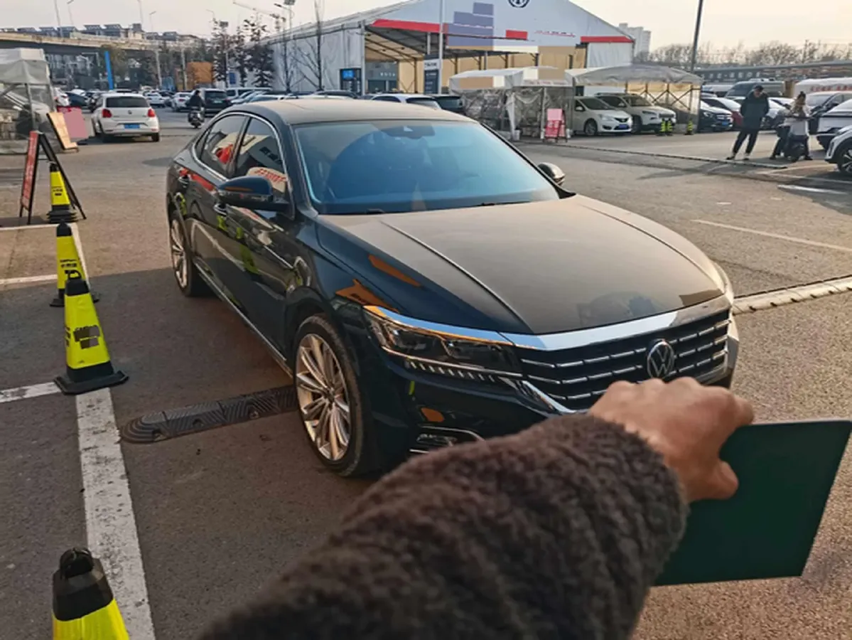 2020 Volkswagen Passat 2.0T 186HP L4 7DCT,autocango,china used car exporter,china ev exporter,chinese used car exporter,chinese used ev exporter